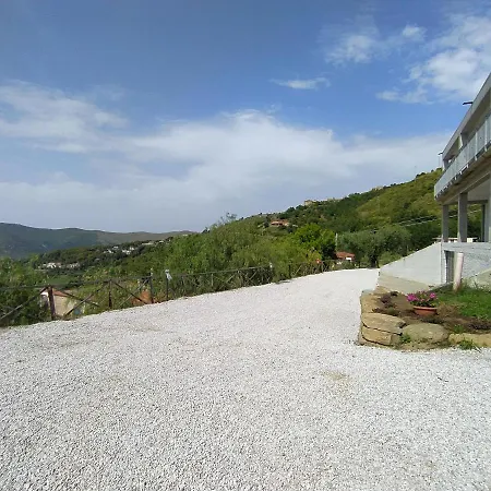Holiday home Il Vigneto: Tra Mare E Natura 2 *